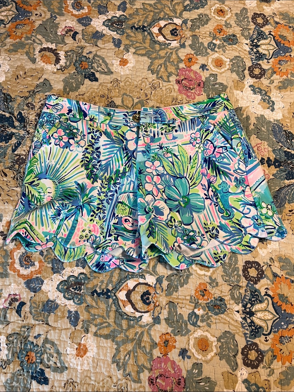 Lilly Pulitzer Scalloped Hem Tropical Print Shorts in Blue, Green, Pink